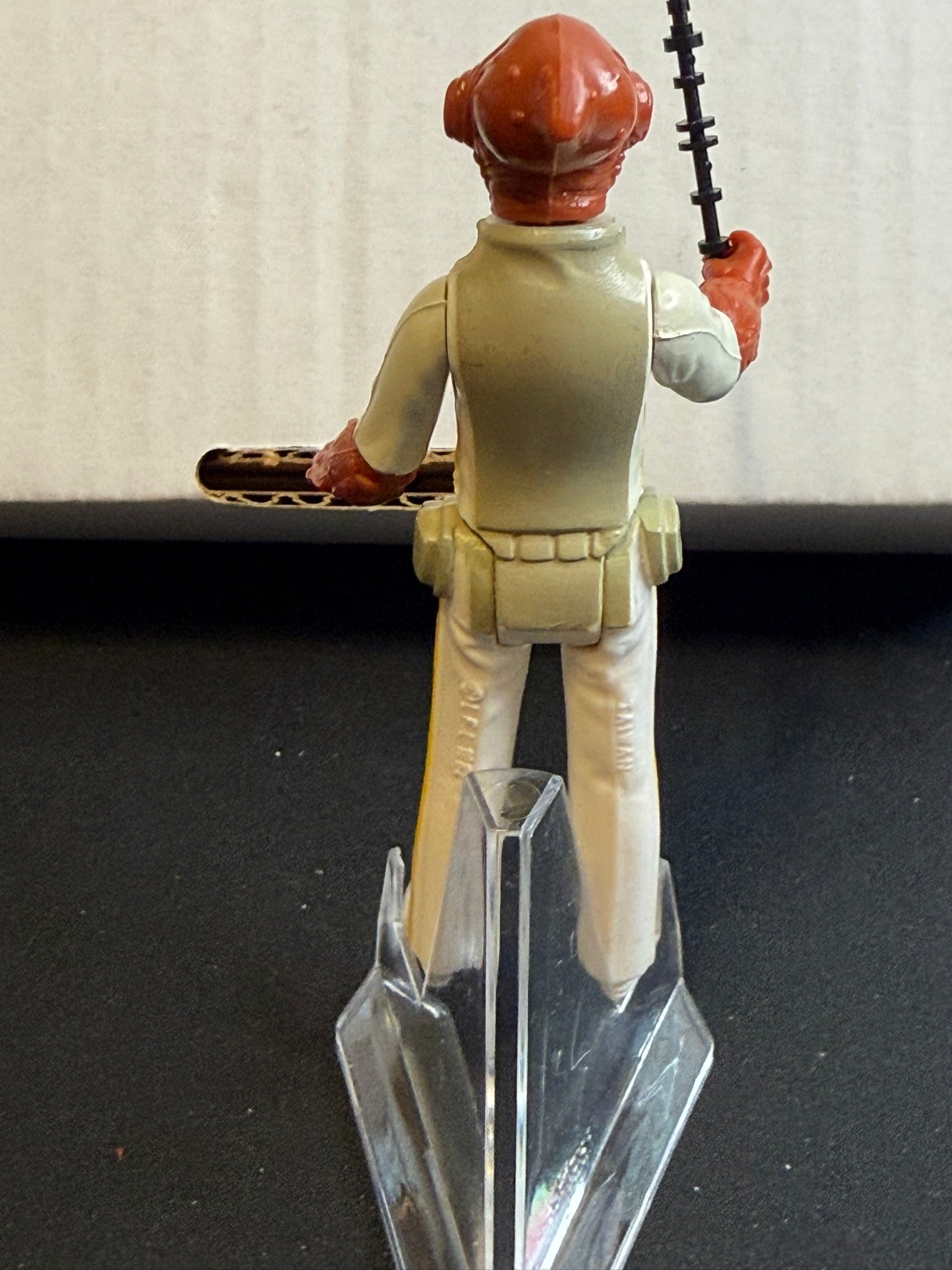 Vintage 1983 Kenner Star Wars Admiral Ackbar Complete w/ Blaster – Excellent Condition - New England Consignment and Collectables