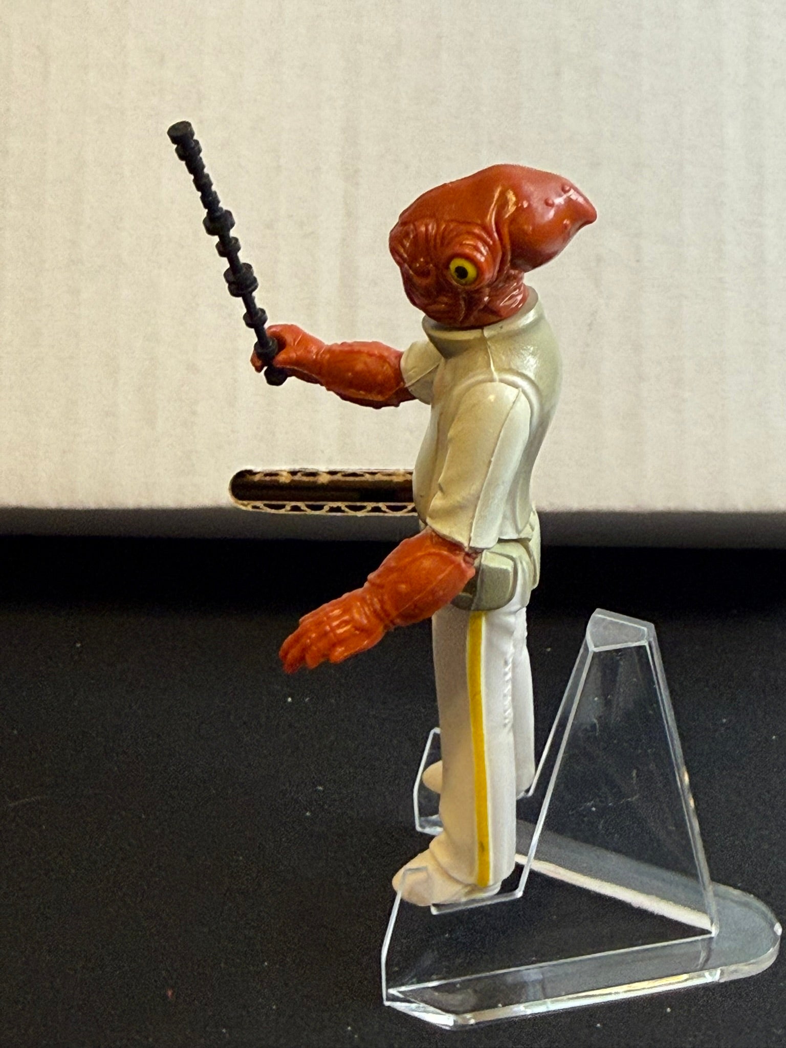Vintage 1983 Kenner Star Wars Admiral Ackbar Complete w/ Blaster – Excellent Condition - New England Consignment and Collectables