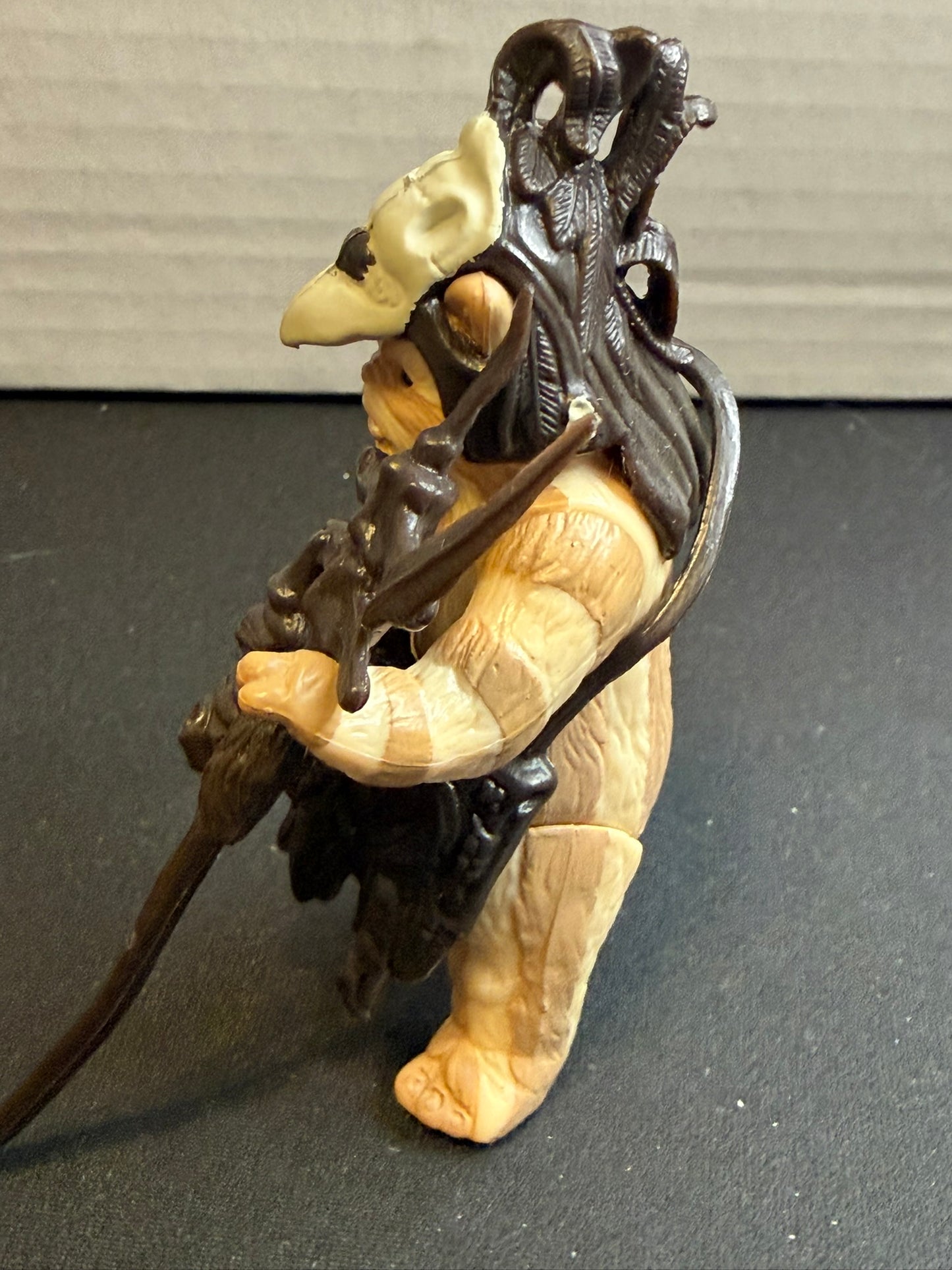 Vintage 1983 Kenner Star Wars Logray Complete w/ Headdress & Staff – Excellent Condition sports trading card product image