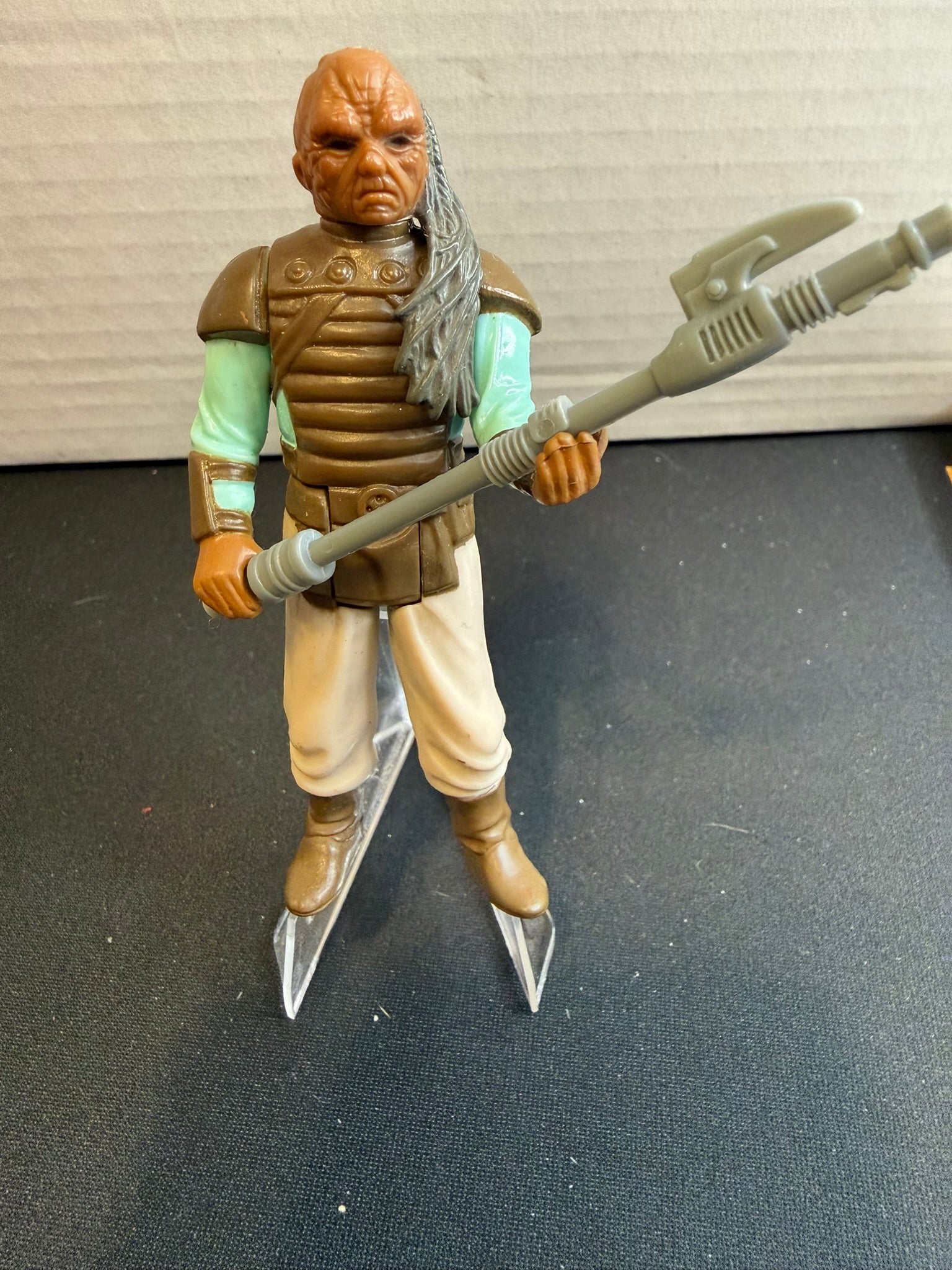Vintage 1983 Kenner Star Wars Weequay Complete w/ Original Force Pike – Excellent Condition sports trading card product image